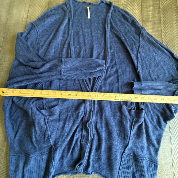 Free People Blue Oversized Linen Blend Sweater Deep V-Neck Slouchy Medium - Picture 2 of 5